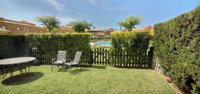 3 Zimmer Doppelhaus zu vermieten in Rota mit Pool Garage - 1.600 € (Ref: 9806070)