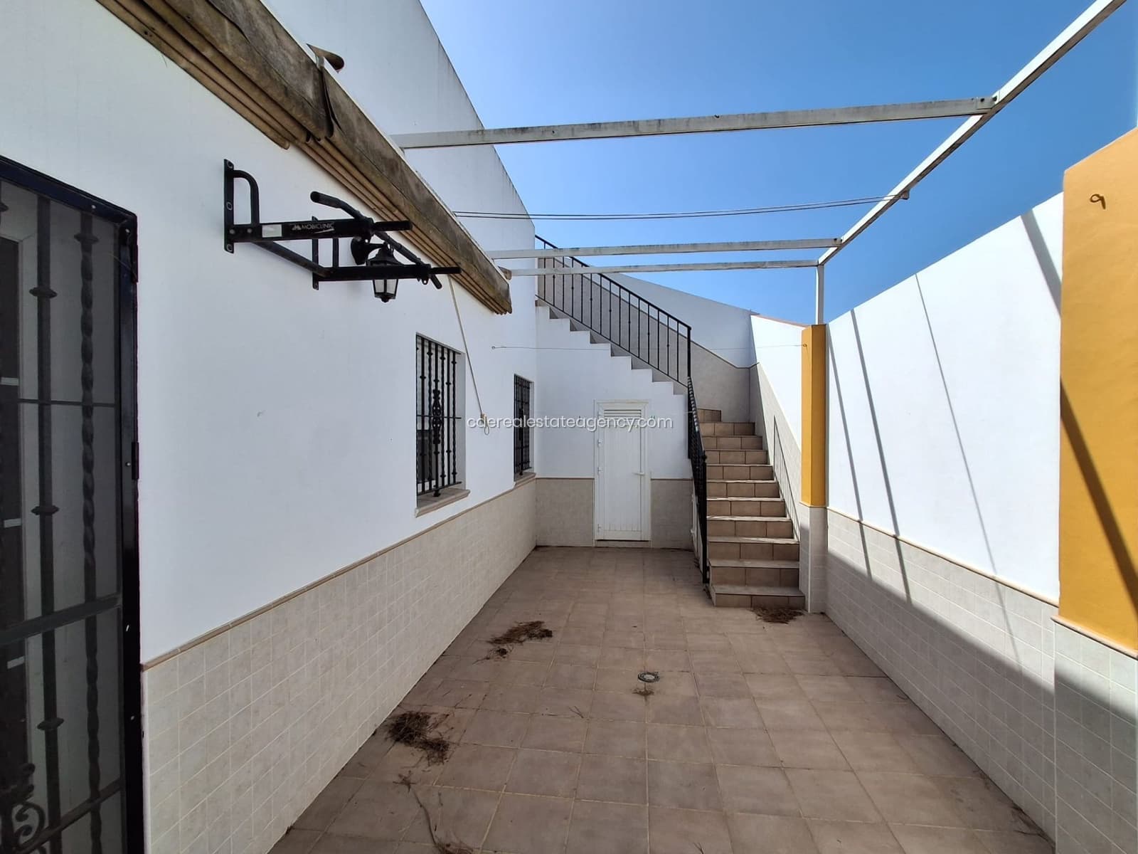 3 soverom Villa til leie i Chipiona med garasje - € 1 440 (Ref: 9806071)