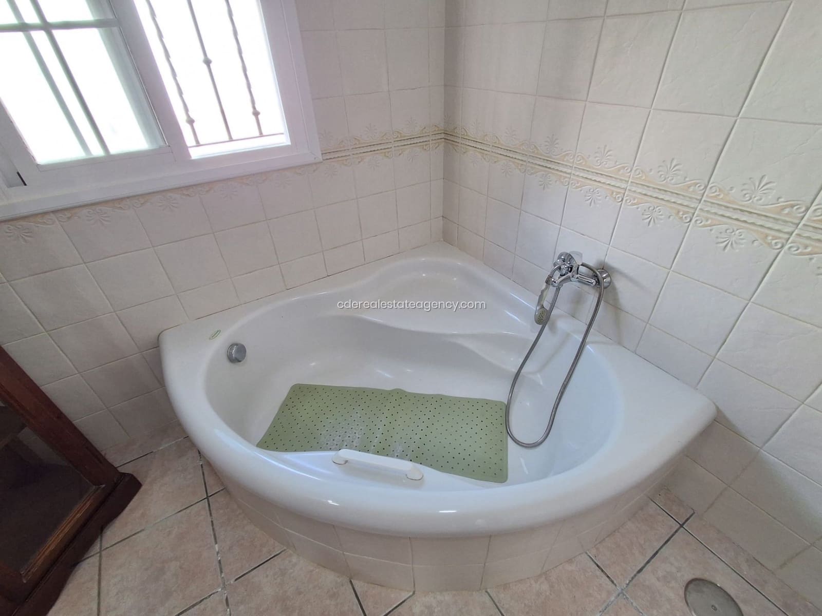 3 soverom Villa til leie i Chipiona med garasje - € 1 440 (Ref: 9806071)