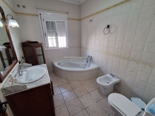 3 soverom Villa til leie i Chipiona med garasje - € 1 440 (Ref: 9806071)