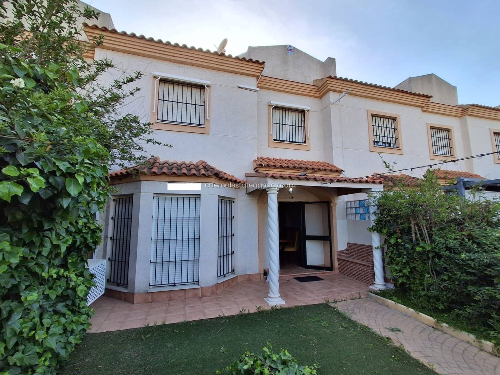 4 camera da letto Villetta Bifamiliare da affittare in Chipiona con piscina garage - 1.800 € (Rif: 9806072)