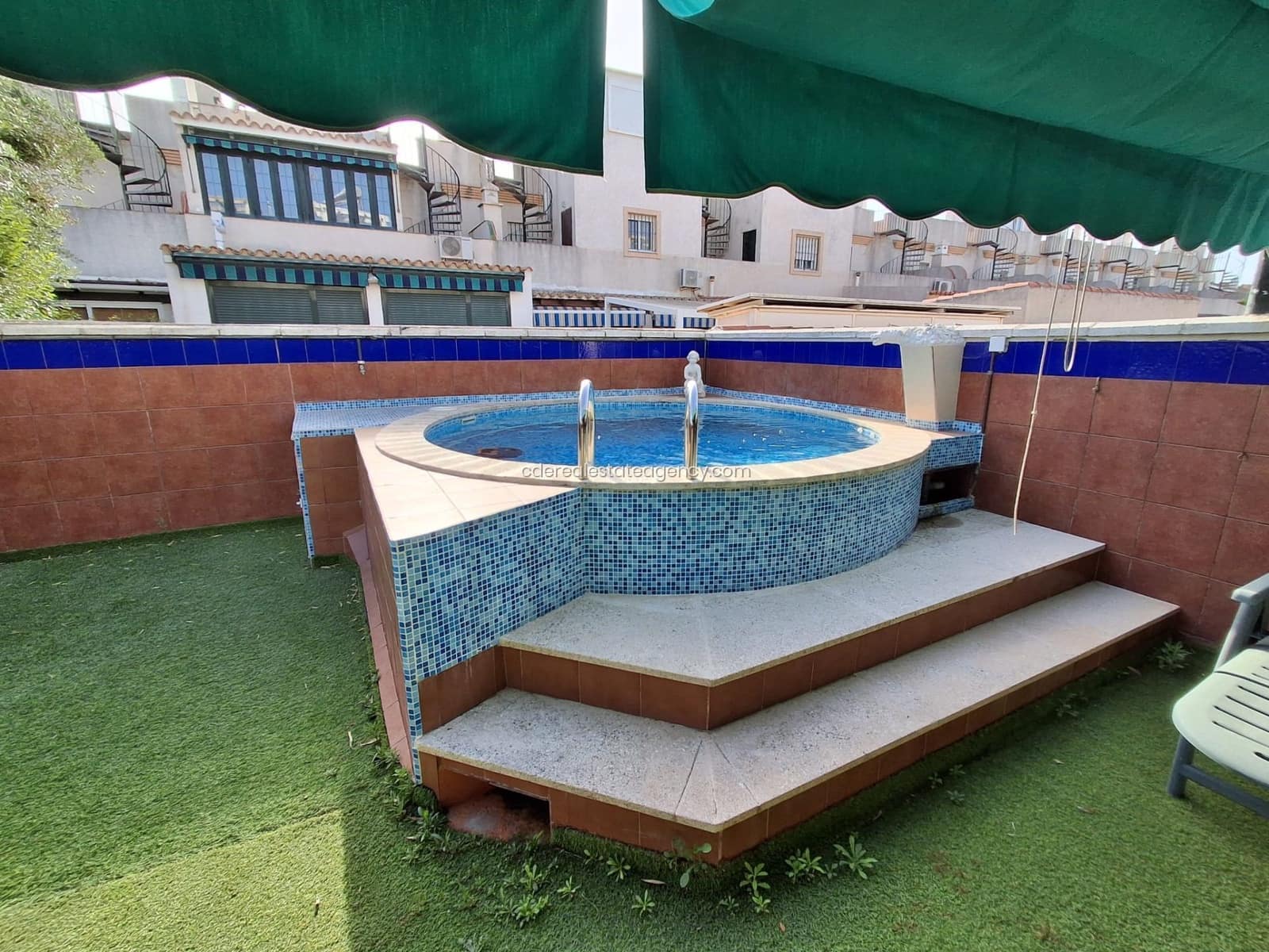 4 camera da letto Villetta Bifamiliare da affittare in Chipiona con piscina garage - 1.800 € (Rif: 9806072)