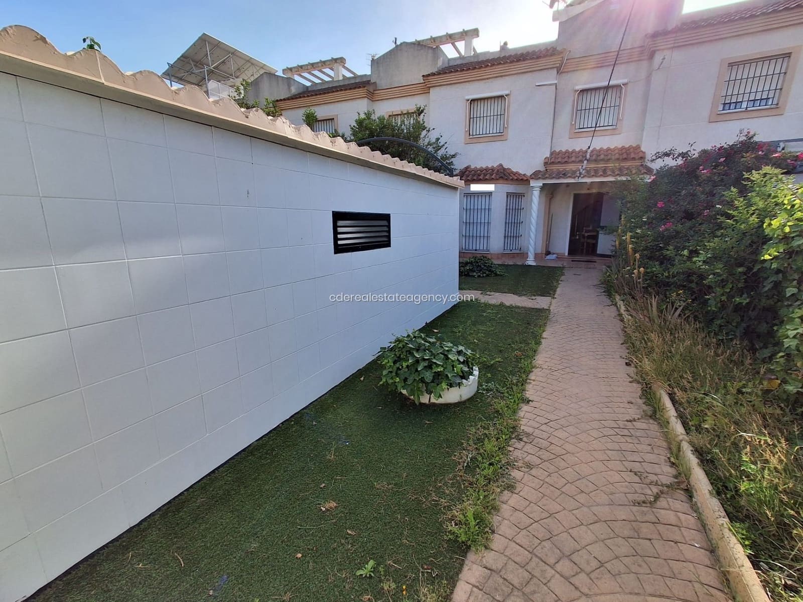 4 camera da letto Villetta Bifamiliare da affittare in Chipiona con piscina garage - 1.800 € (Rif: 9806072)