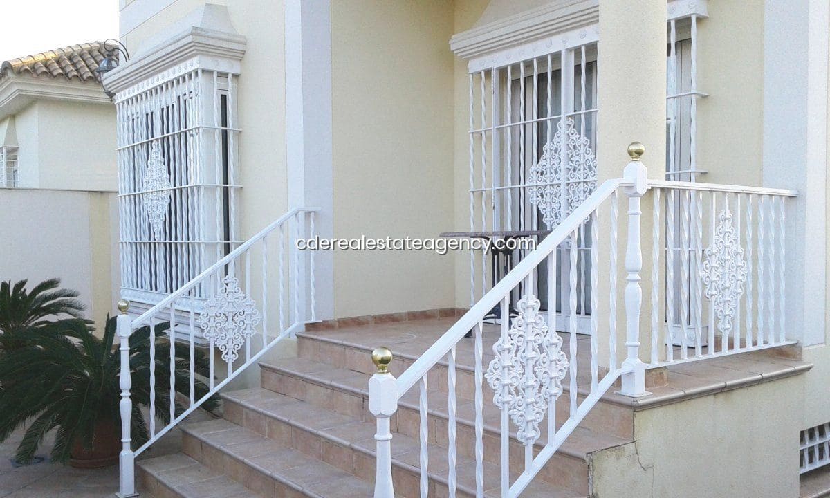 4 soveværelse Villa til leje i Chipiona med swimmingpool garage - € 2.500 (Ref: 9806073)