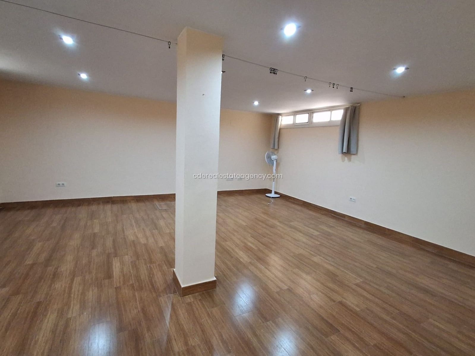 4 soveværelse Villa til leje i Chipiona med swimmingpool garage - € 2.500 (Ref: 9806073)