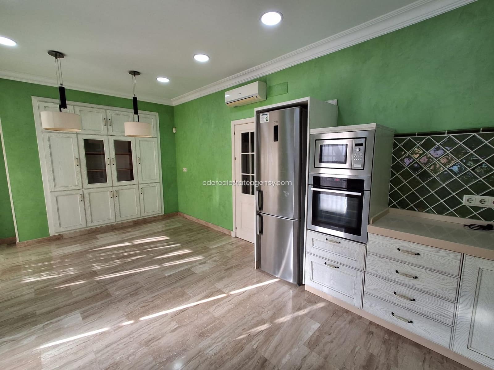 4 soveværelse Villa til leje i Chipiona med swimmingpool garage - € 2.500 (Ref: 9806073)