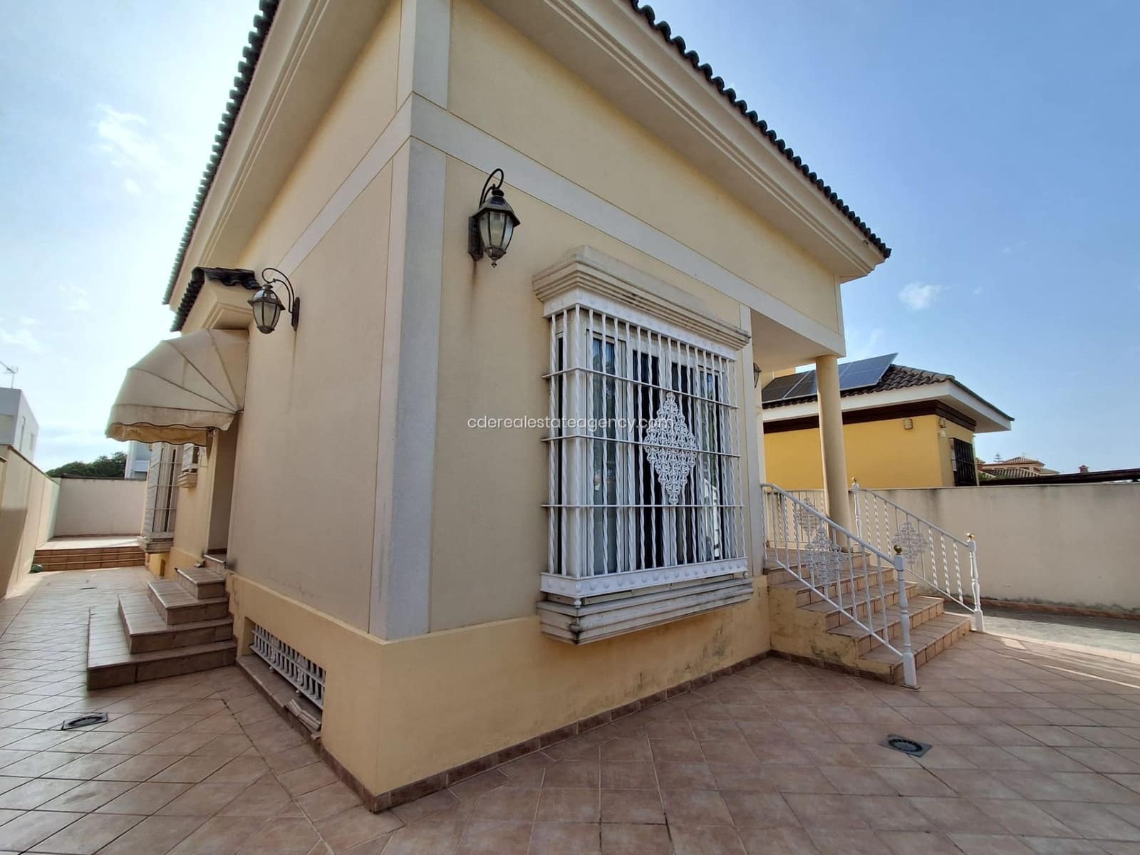 4 soveværelse Villa til leje i Chipiona med swimmingpool garage - € 2.500 (Ref: 9806073)