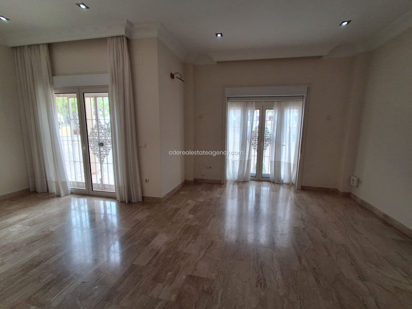 4 soveværelse Villa til leje i Chipiona med swimmingpool garage - € 2.500 (Ref: 9806073)