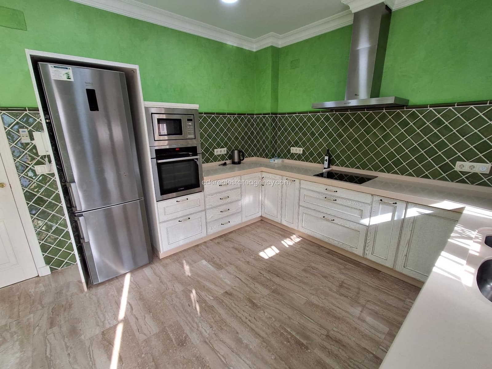 4 soveværelse Villa til leje i Chipiona med swimmingpool garage - € 2.500 (Ref: 9806073)