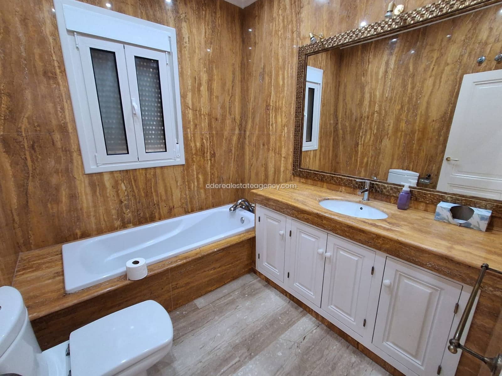 4 soveværelse Villa til leje i Chipiona med swimmingpool garage - € 2.500 (Ref: 9806073)