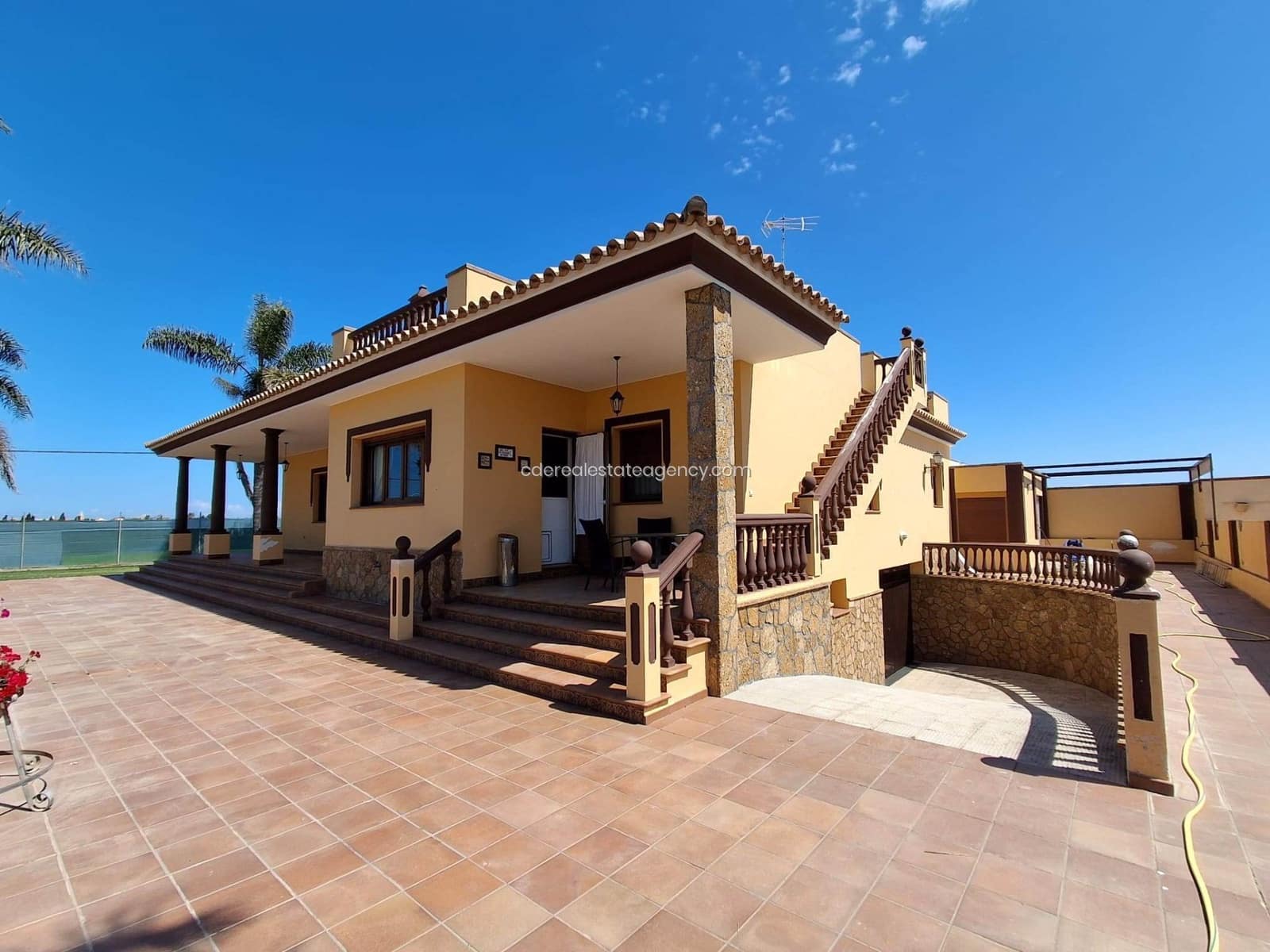 4 slaapkamer Villa te huur in Chipiona met garage - € 2.500 (Ref: 9824611)