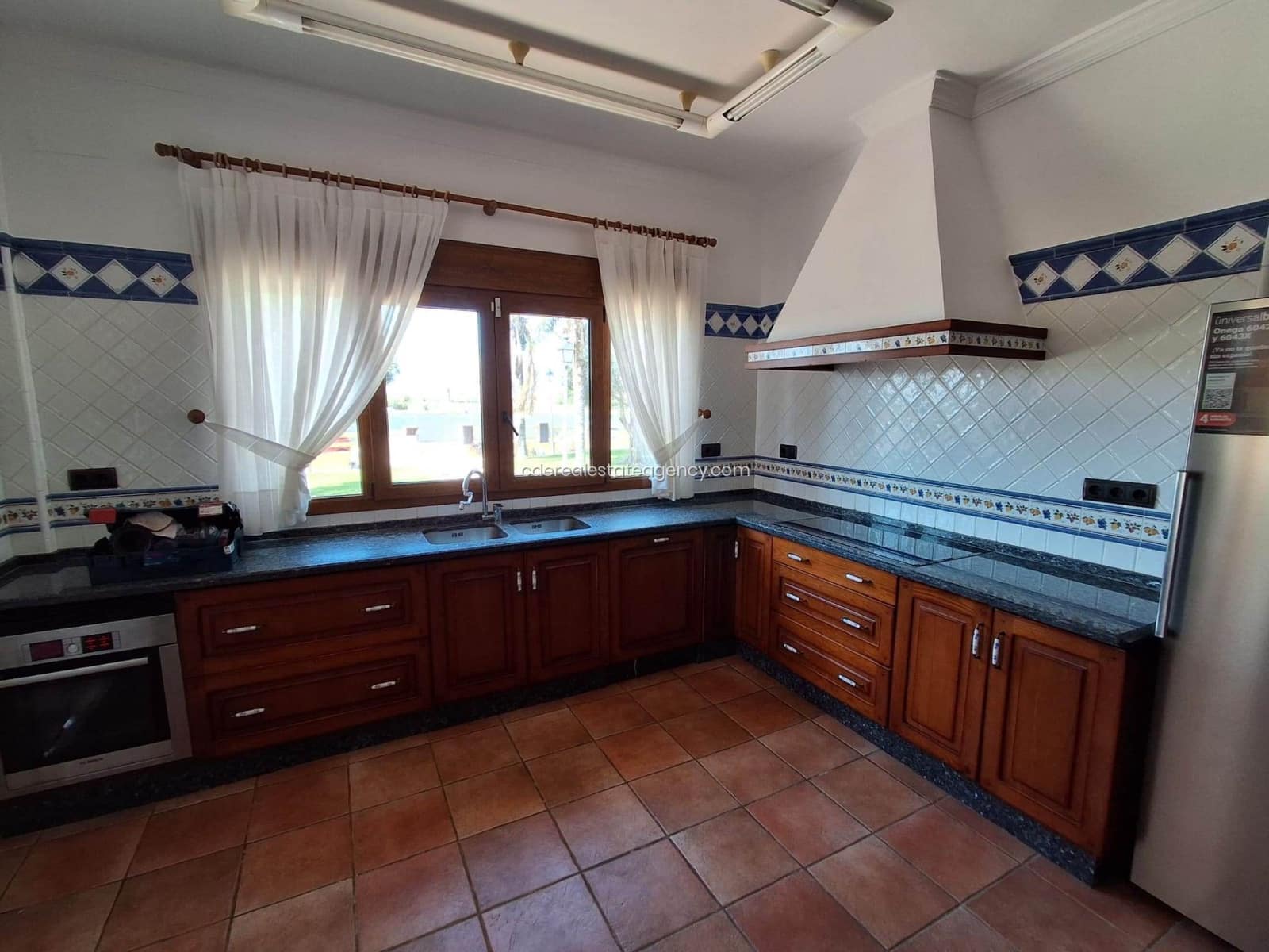 4 slaapkamer Villa te huur in Chipiona met garage - € 2.500 (Ref: 9824611)