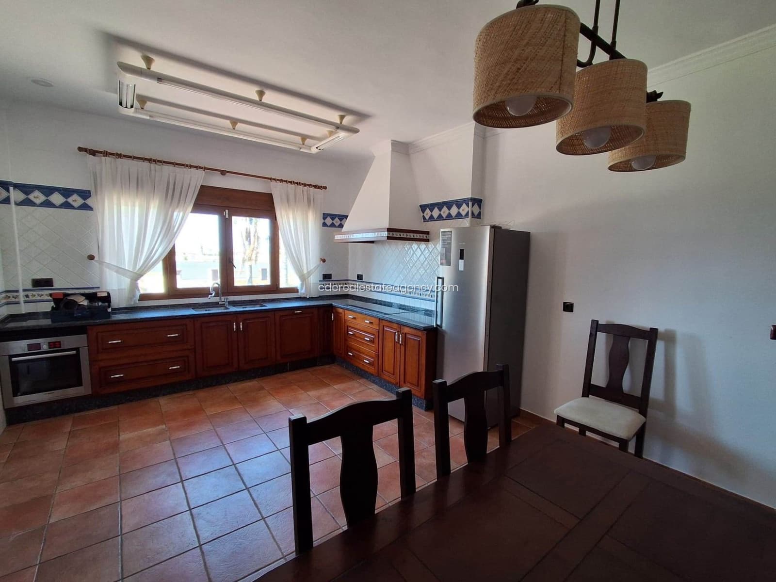 4 slaapkamer Villa te huur in Chipiona met garage - € 2.500 (Ref: 9824611)