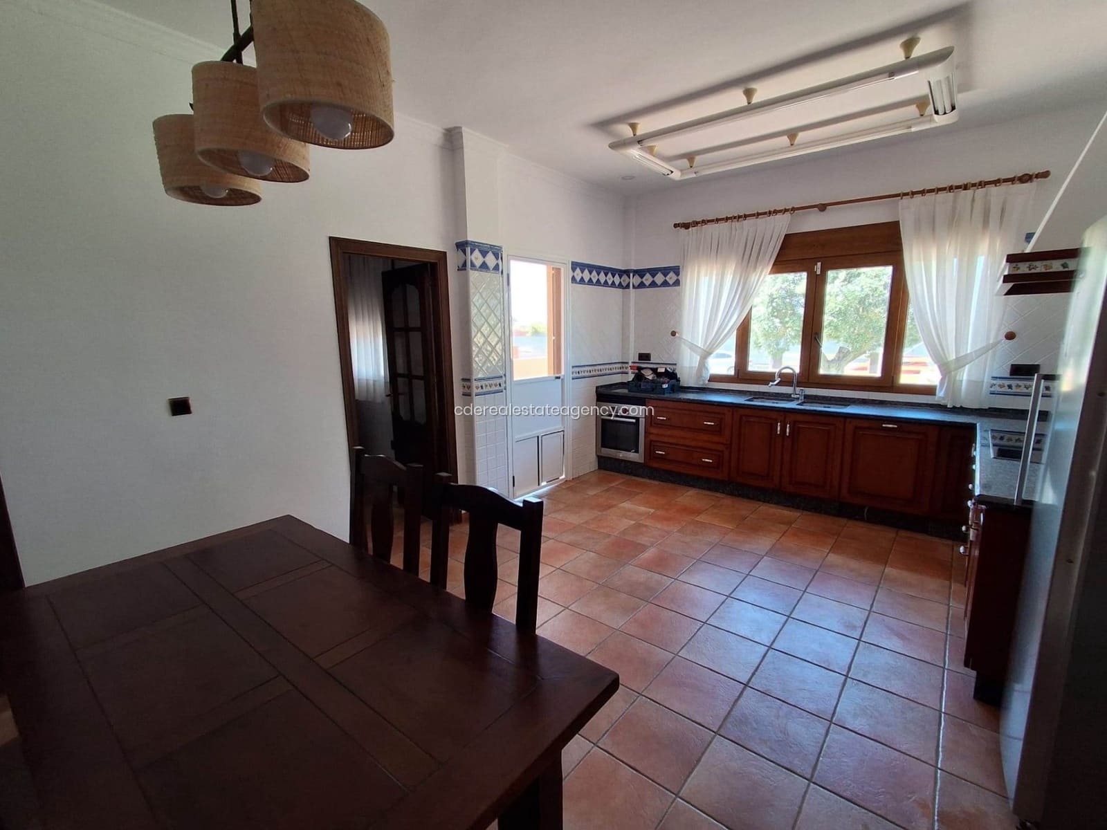 4 slaapkamer Villa te huur in Chipiona met garage - € 2.500 (Ref: 9824611)