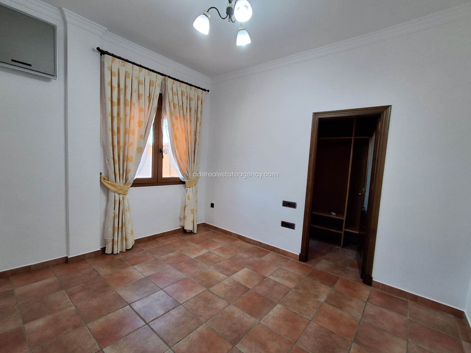 4 slaapkamer Villa te huur in Chipiona met garage - € 2.500 (Ref: 9824611)