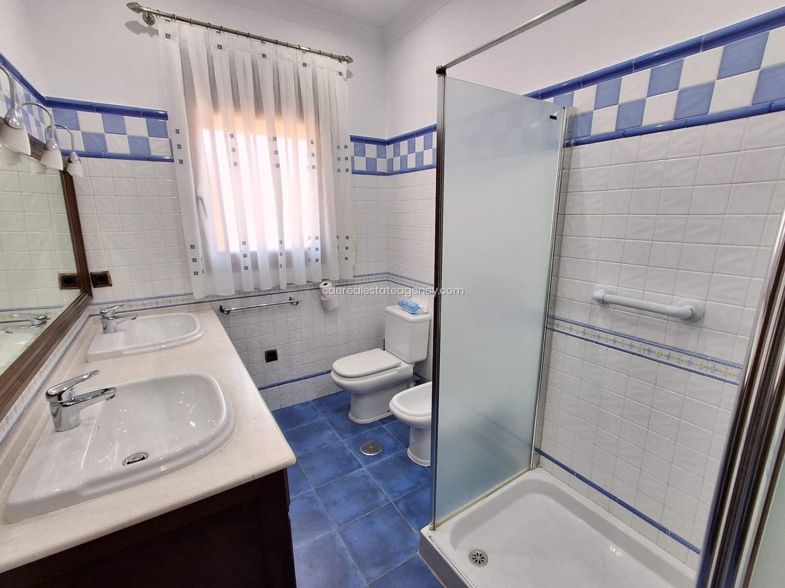 4 slaapkamer Villa te huur in Chipiona met garage - € 2.500 (Ref: 9824611)