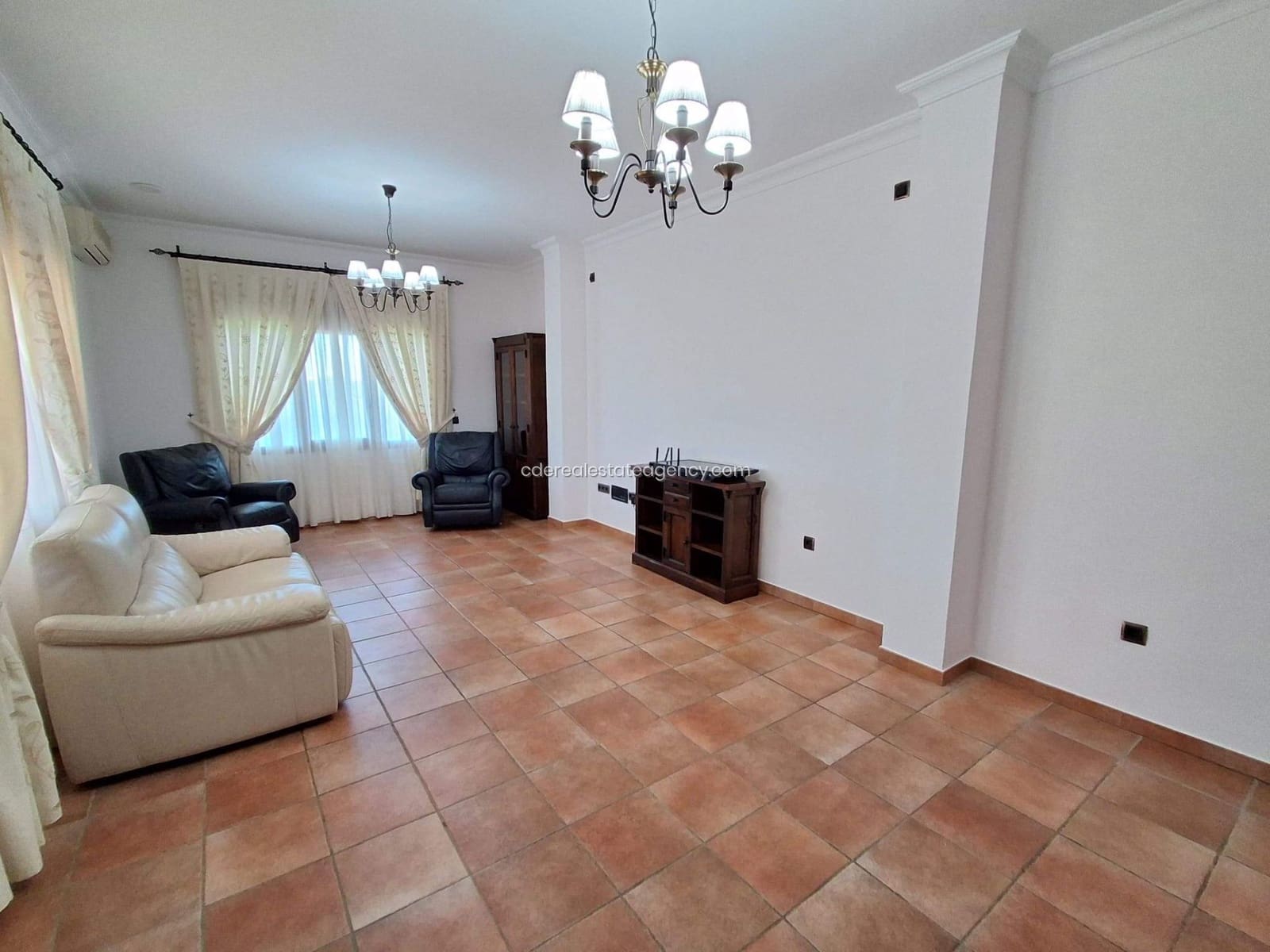 4 slaapkamer Villa te huur in Chipiona met garage - € 2.500 (Ref: 9824611)