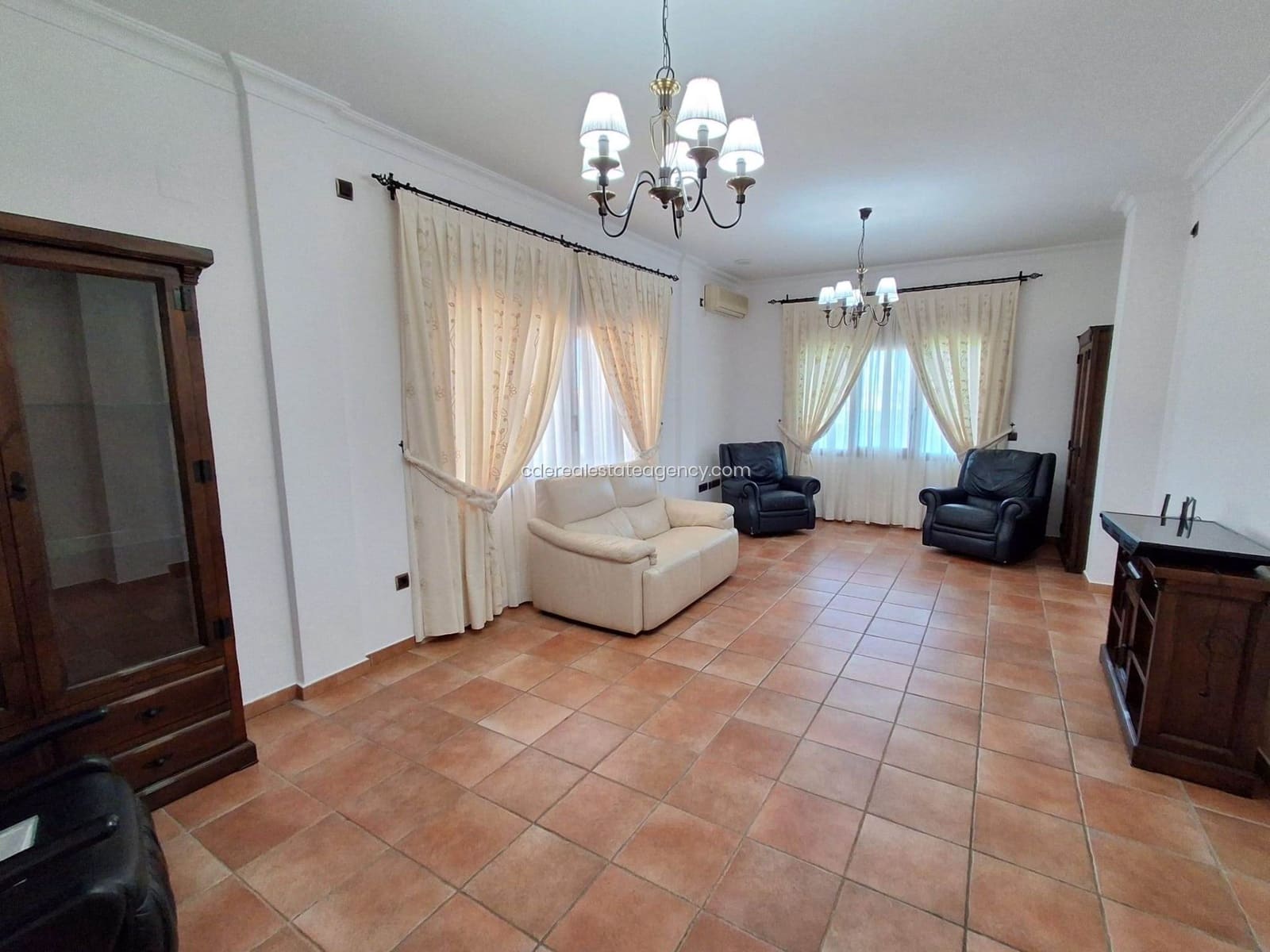 4 slaapkamer Villa te huur in Chipiona met garage - € 2.500 (Ref: 9824611)