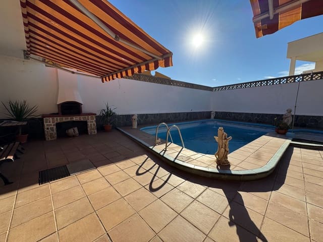 5 slaapkamer Villa te koop in El Rosario met zwembad garage - € 590.000 (Ref: 9141304)