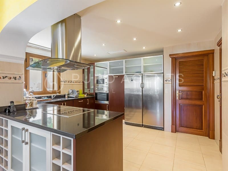 8 soveværelse Villa til salg i Palma de Mallorca med swimmingpool garage - € 2.198.000 (Ref: 4863030)