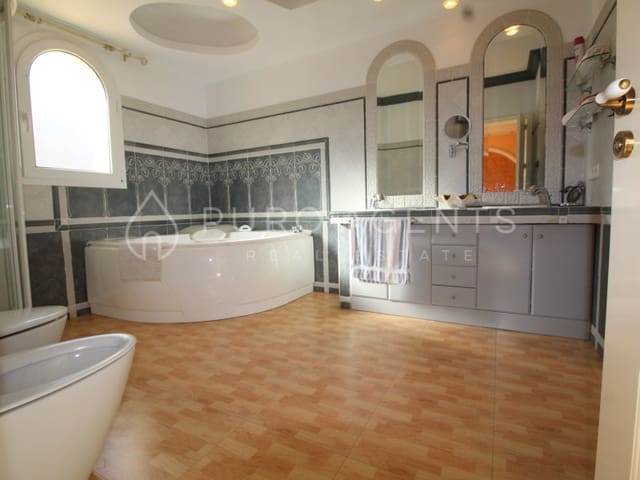 6 soveværelse Villa til salg i Palmanova, Calvià med swimmingpool garage - € 1.990.000 (Ref: 5075061)