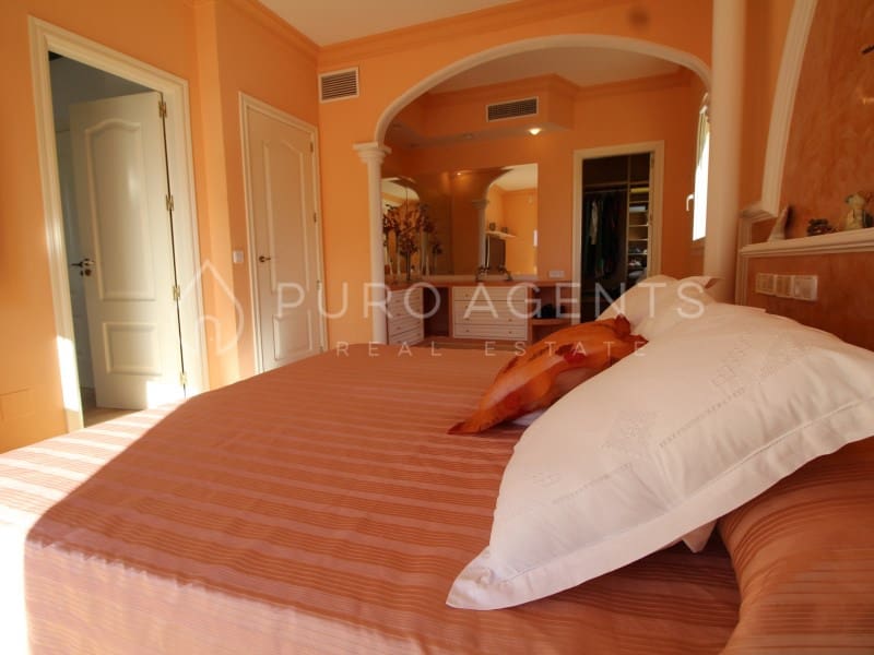 6 soverom Villa til salgs i Palmanova med svømmebasseng garasje - € 1 990 000 (Ref: 5075061)