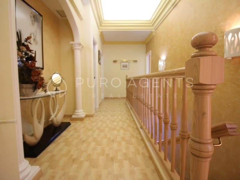 6 soverom Villa til salgs i Palmanova med svømmebasseng garasje - € 1 990 000 (Ref: 5075061)