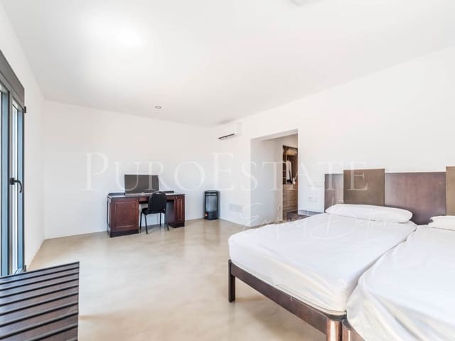 5 bedroom Finca/Country House for sale in Campos with pool garage - € 3,150,000 (Ref: 7066665)