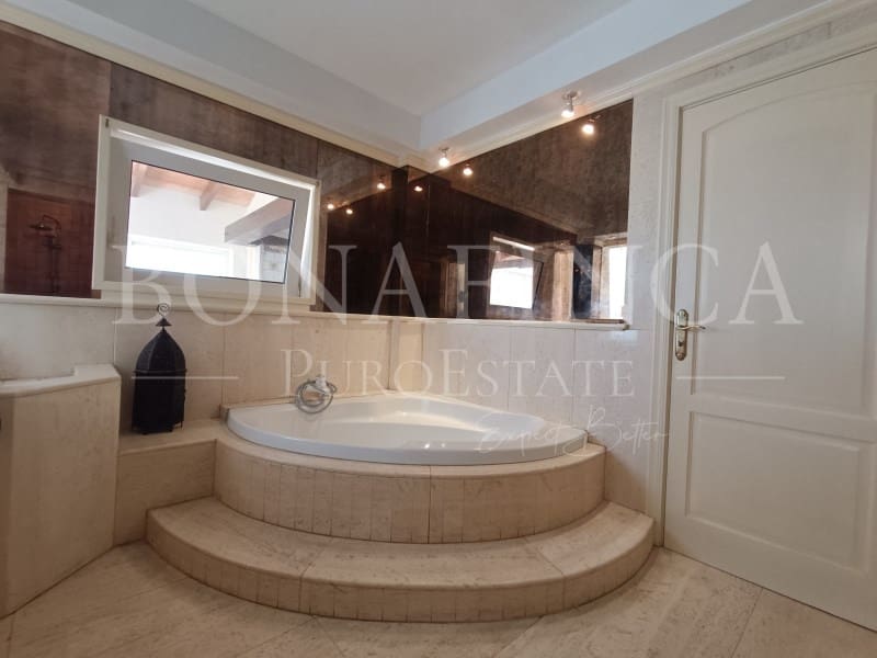 6 soveværelse Villa til salg i Costa de la Calma med garage - € 1.100.000 (Ref: 7979665)