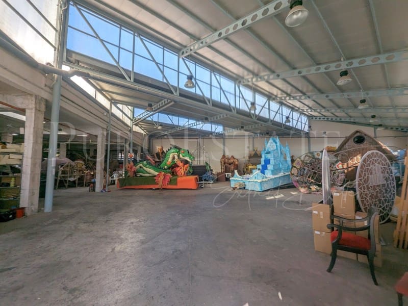 Commercial for sale in Manacor - € 3,182,000 (Ref: 8165907)