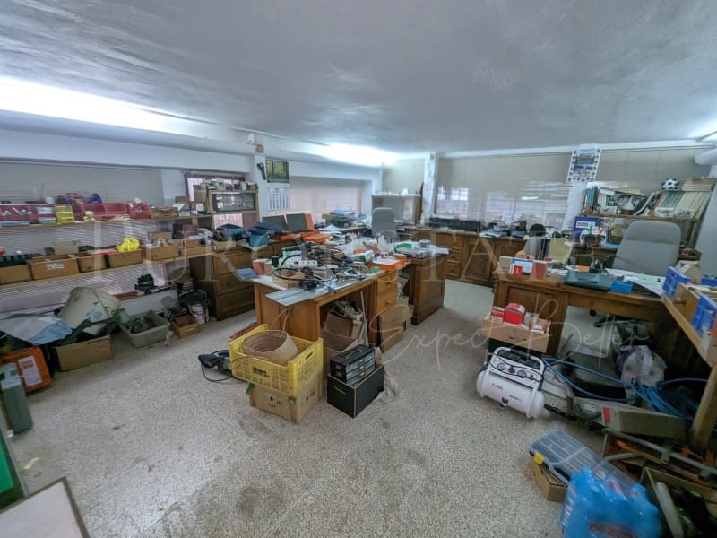 Commercial for sale in Manacor - € 3,182,000 (Ref: 8165907)