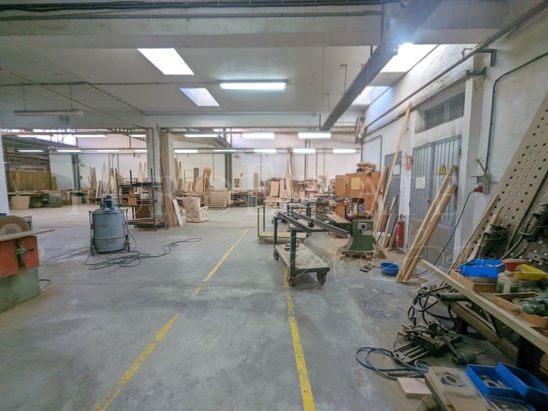 Commercial for sale in Manacor - € 3,182,000 (Ref: 8165907)