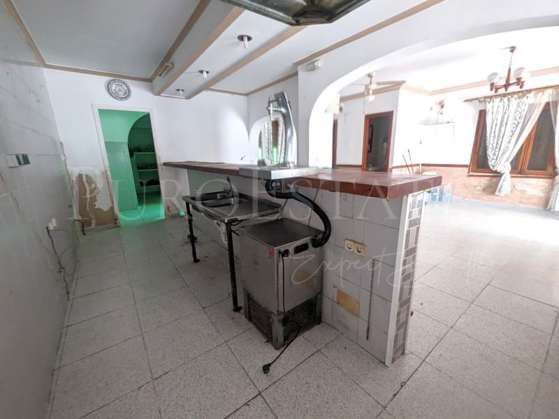 Kommersiell til salgs i Cala Millor - € 399 000 (Ref: 8181945)