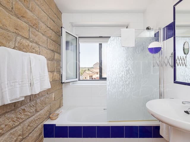 25 camera da letto Hotel in vendita in Ayerbe - 760.000 € (Rif: 9065530)