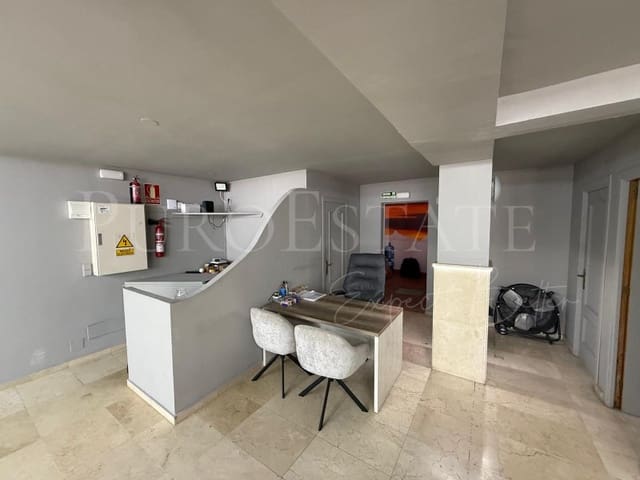 Entreprise à louer à Santa Ponsa, Calvià - 2 400 € (Ref: 9185648)