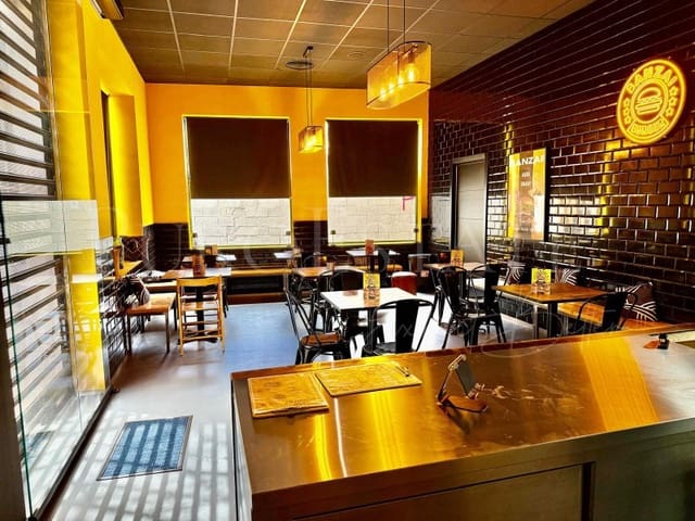 Ristorante/Bar in vendita in El Sindicat, Palma de Mallorca - 115.000 € (Rif: 9547990)