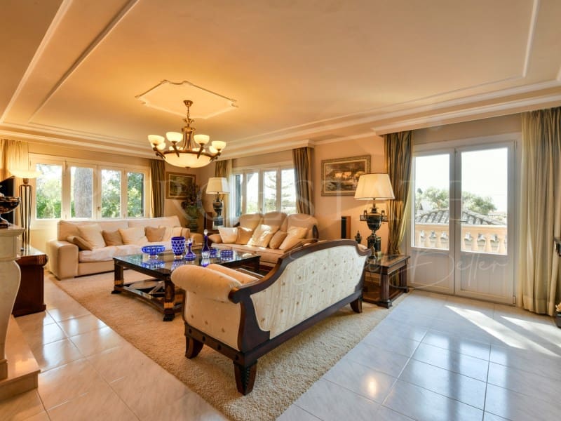 5 bedroom Villa for sale in Sa Cabaneta / La Cabaneta with garage - € 1,550,000 (Ref: 9625921)