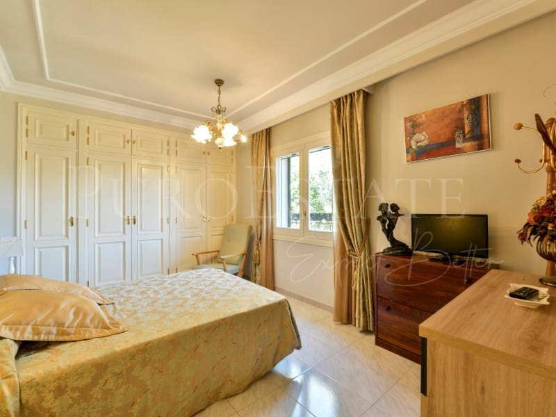 5 bedroom Villa for sale in Sa Cabaneta / La Cabaneta with garage - € 1,550,000 (Ref: 9625921)