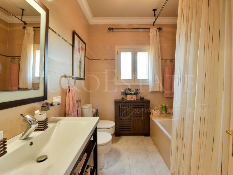 5 bedroom Villa for sale in Sa Cabaneta / La Cabaneta with garage - € 1,550,000 (Ref: 9625921)