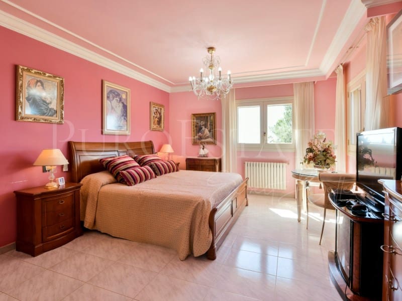 5 bedroom Villa for sale in Sa Cabaneta / La Cabaneta with garage - € 1,550,000 (Ref: 9625921)