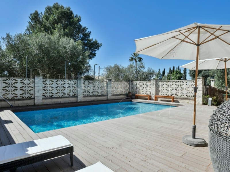 5 bedroom Villa for sale in Sa Cabaneta / La Cabaneta with garage - € 1,550,000 (Ref: 9625921)