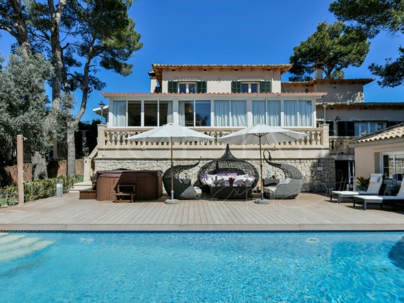 5 bedroom Villa for sale in Sa Cabaneta / La Cabaneta with garage - € 1,550,000 (Ref: 9625921)