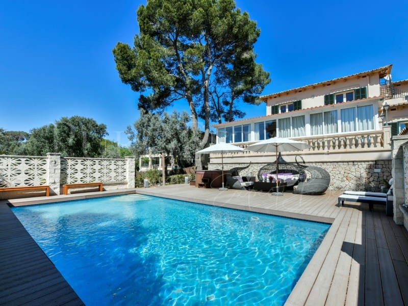 5 bedroom Villa for sale in Sa Cabaneta / La Cabaneta with garage - € 1,550,000 (Ref: 9625921)