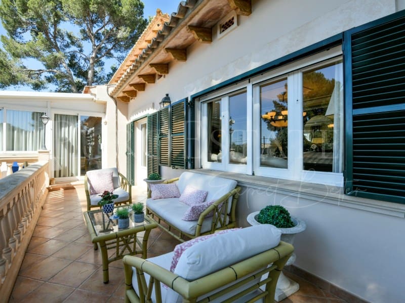 5 bedroom Villa for sale in Sa Cabaneta / La Cabaneta with garage - € 1,550,000 (Ref: 9625921)