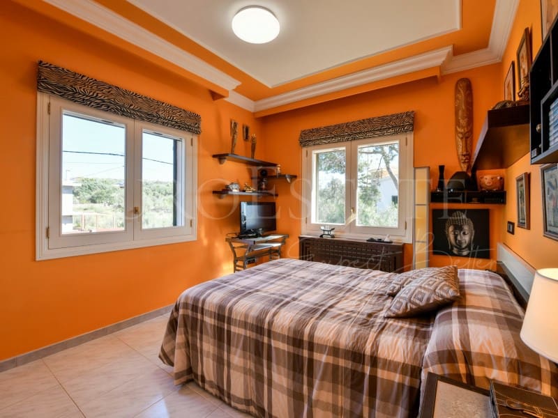 5 bedroom Villa for sale in Sa Cabaneta / La Cabaneta with garage - € 1,550,000 (Ref: 9625921)