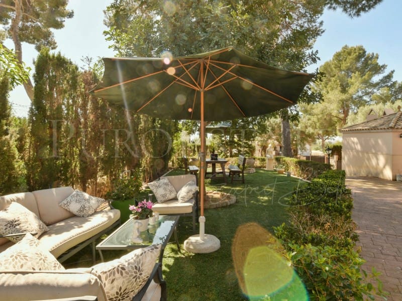 5 bedroom Villa for sale in Sa Cabaneta / La Cabaneta with garage - € 1,550,000 (Ref: 9625921)