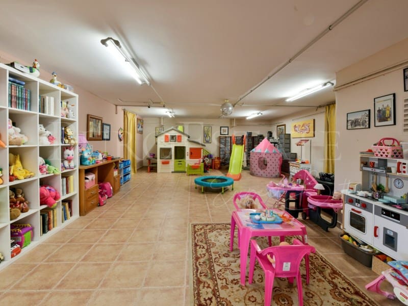 5 bedroom Villa for sale in Sa Cabaneta / La Cabaneta with garage - € 1,550,000 (Ref: 9625921)