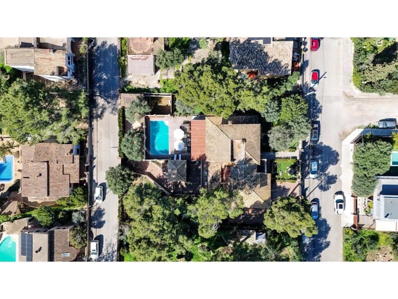 5 bedroom Villa for sale in Sa Cabaneta / La Cabaneta with garage - € 1,550,000 (Ref: 9625921)