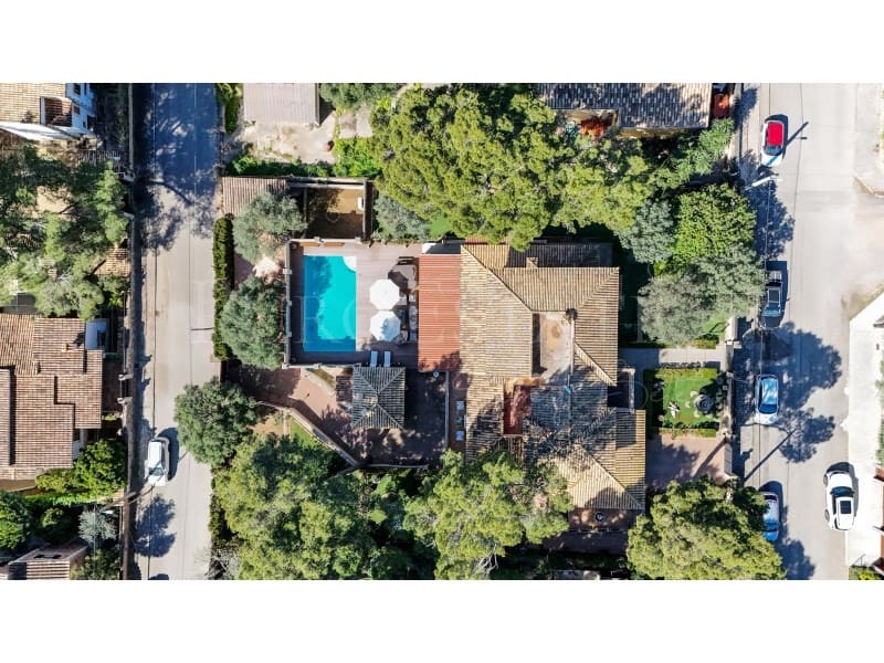 5 bedroom Villa for sale in Sa Cabaneta / La Cabaneta with garage - € 1,550,000 (Ref: 9625921)