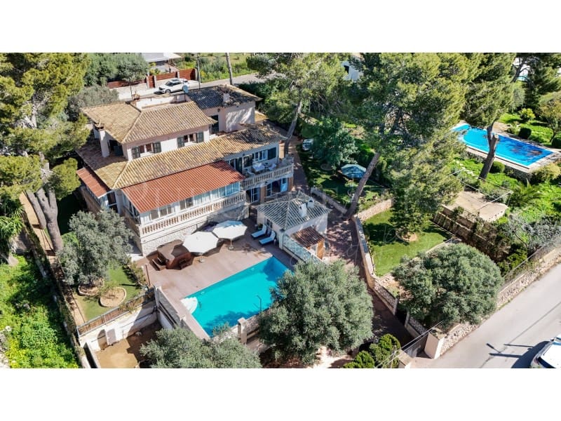 5 bedroom Villa for sale in Sa Cabaneta / La Cabaneta with garage - € 1,550,000 (Ref: 9625921)